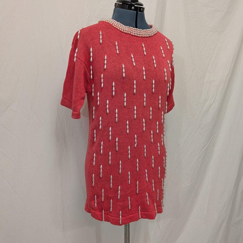 Cervelle vintage coral silk‑blend beaded knit tunic top with pearl collar, sz S